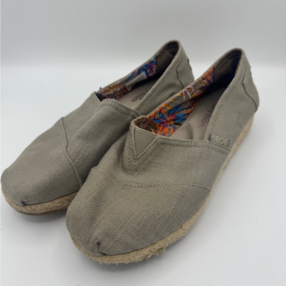 Skechers BOBS Beige Slip-On‎ Shoes - Picture 1 of 7